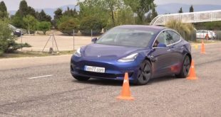 #видео | Автомобиль Tesla Model 3 прошел «лосиный тест» лучше других моделей