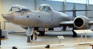 Самолет Gloster Meteor F8 или почему авиастроители отказались от “лежачей” кабины