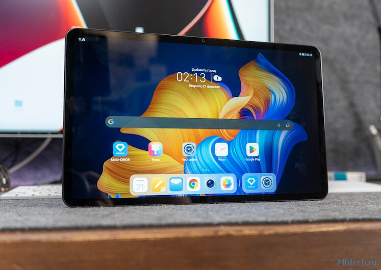 HONOR Pad 8 — большой планшет за 25 000 рублей с 8 динамиками. На нем даже играть можно